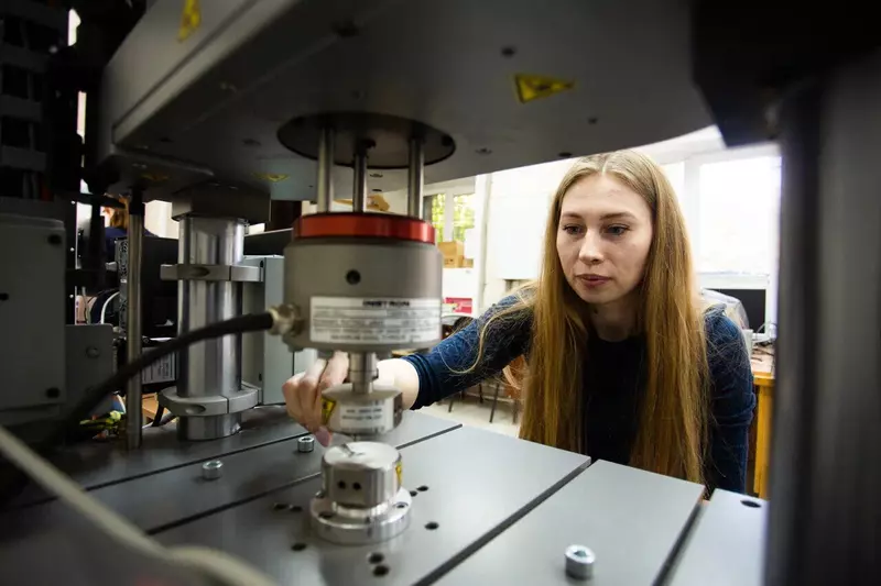 Физики создают монокристаллы для экстремальных температур космоса и Арктики