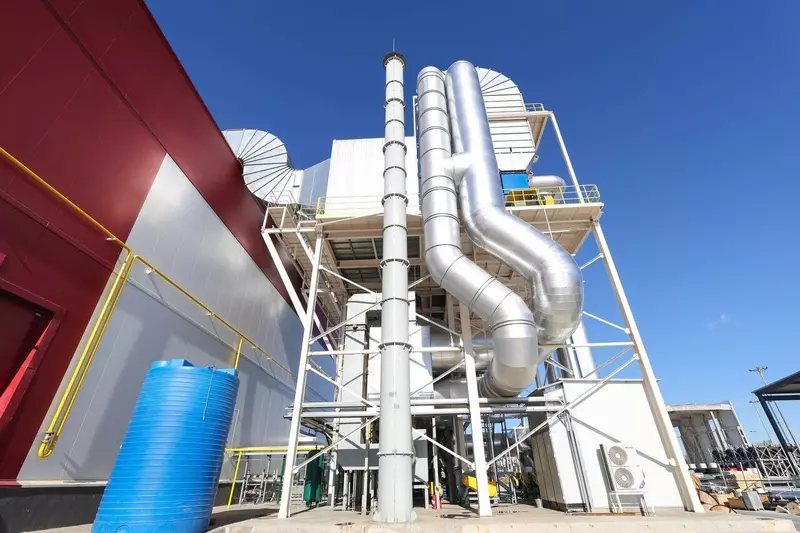 #2 для новости «Ростсельмаш : Ростсельмаш автоматизировал окраску тракторов и запустил собственные очистные сооружения»