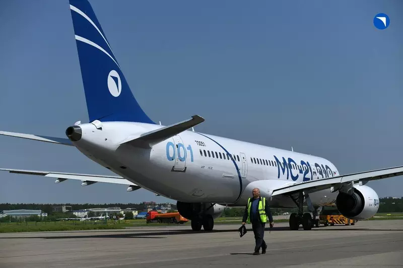 Фото №8 для новости «Первый опытный образец самолёта МС 21 с ПД 14 покрашен в новую ливрею ОАК»