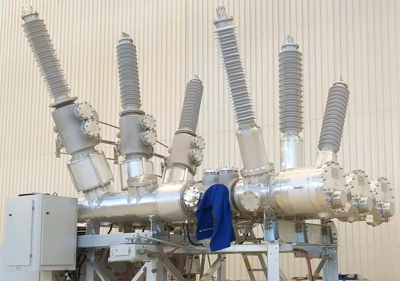 Изображение 2 для статьи «электротехника и приборы: Уникальное отечественное КРУЭ наружной установки»