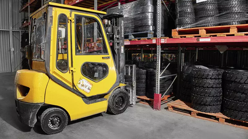 #3 для публикации «резиновые шины: От внутренних нужд до импортозамещения опыт НПО Композит в создании сверхпрочных цельнолитых шин»