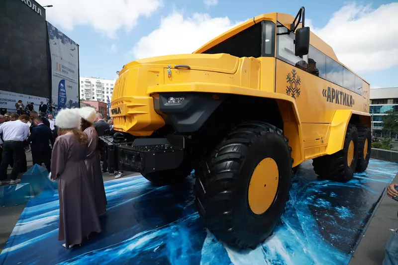 В Челябинске представлен новый Арктический автобус