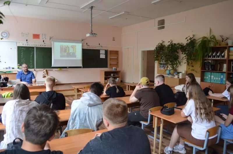 Изображение #1 для новости «: Школьники познакомились с профессиями целлюлозно бумажной отрасли»