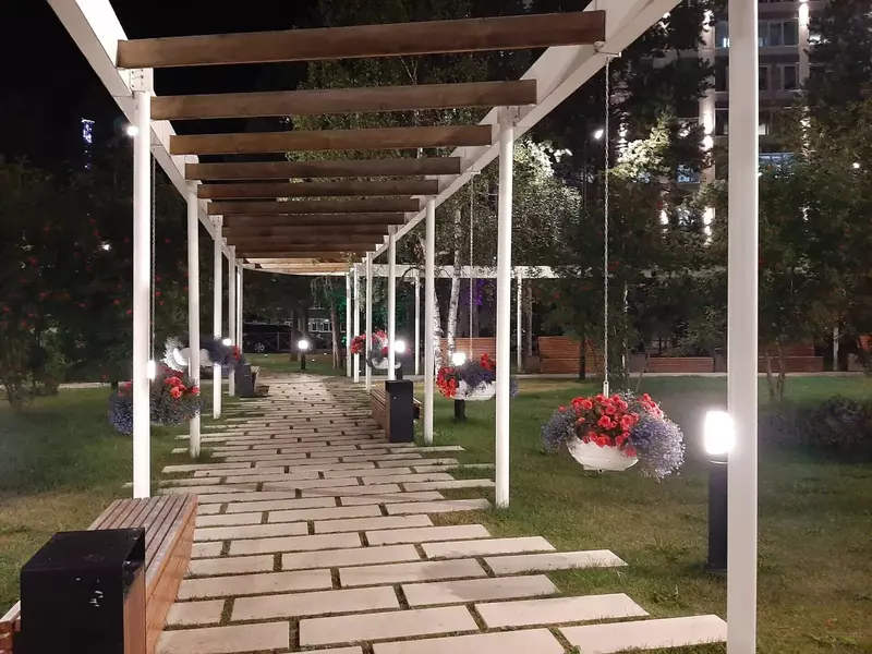 Центральная аллея (фото автора)