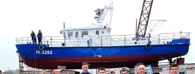 Фото №1 для поста «Судостроение и судоходство : На Ярославском СЗ спущен на воду многоцелевой катер РК 2282 проекта 02220»