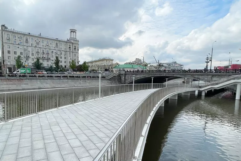 Иллюстрация №1 для поста «Города и сёла России: Открыт пешеходный мост в центре Москвы»
