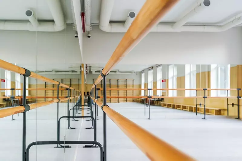 Картинка #2 для «Спорт: В районе Черемушки завершен капитальный ремонт спортивного комплекса Севастопольский»