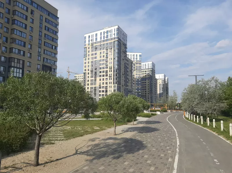 Пешеходная зона в Европейском береге 2.0 (фото автора)