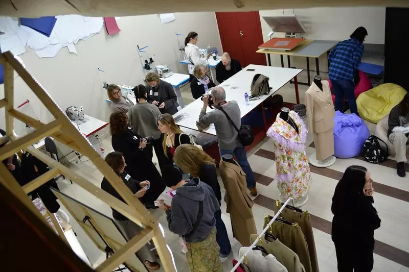 Иллюстрация 1 для статьи «Мифы о производстве в России: Почему будущее легкойпромышленности за кооперацией вместе мы сильнее»