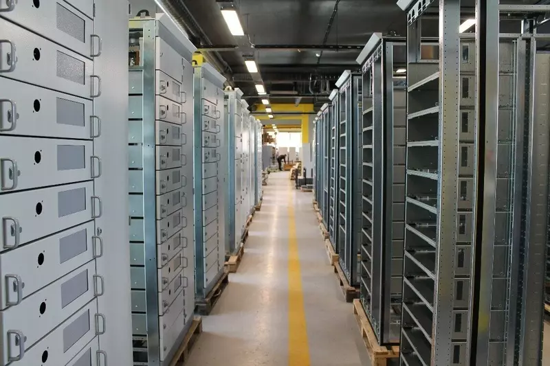 Изображение #4 для поста «КРУ: Нижегородский завод АРУМ освоил производство конструктива НКУ мирового уровня»