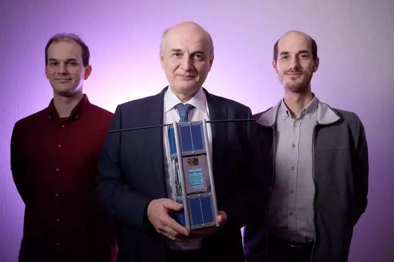 Картинка #1 для поста «: »