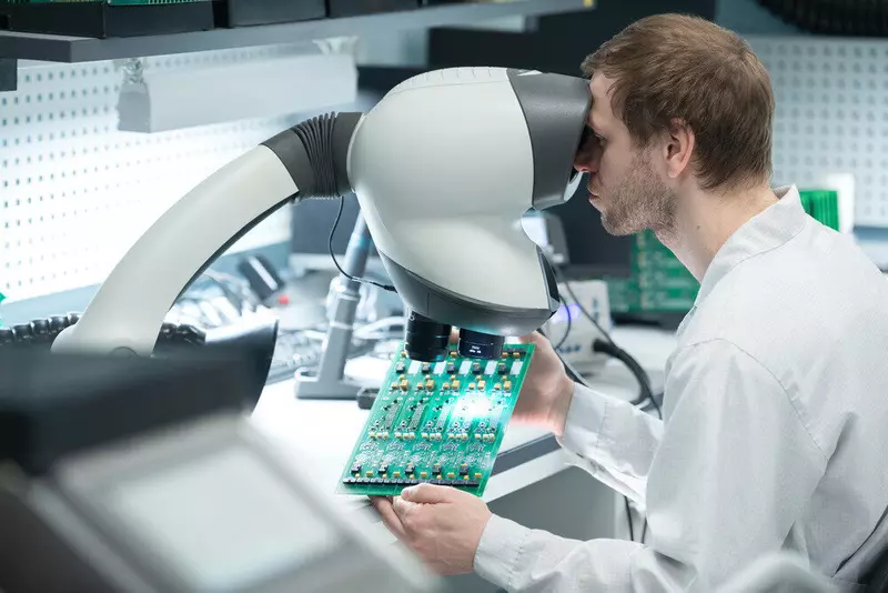 Исследовательские проекты резидентов кластера Ломоносов в Москве