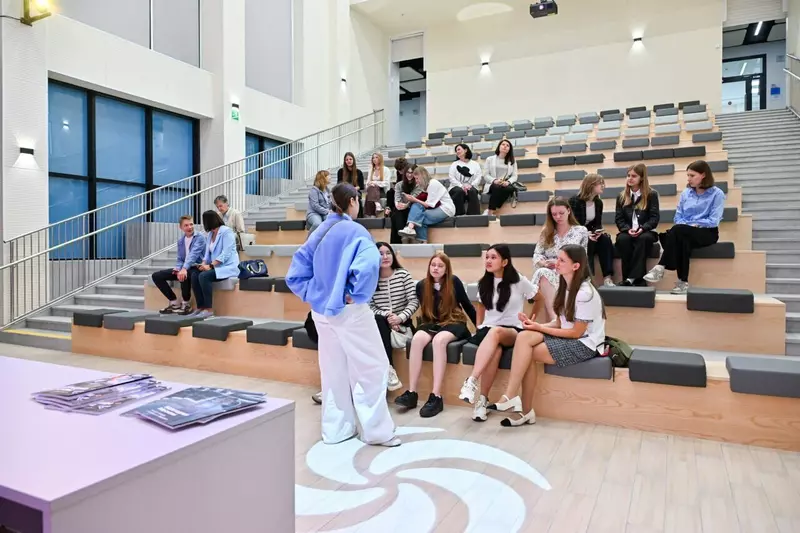 Иллюстрация #2 для статьи «Новая школа: В Пресненском районе открыли новую школу для учеников 7 9 классов»