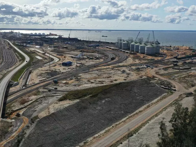 Фото №2 для «статистика: Мощности морских портов России по итогам 2023 года увеличены на 68 2 млн тонн»