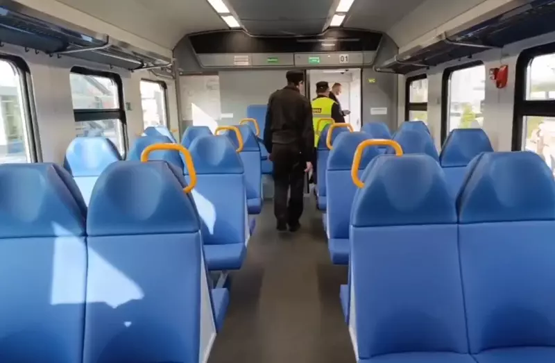 Фото №4 для публикации «железная дорога: В Тюмень из Ишима прибыл первый электропоезд российского производства ЭП2ДМ»