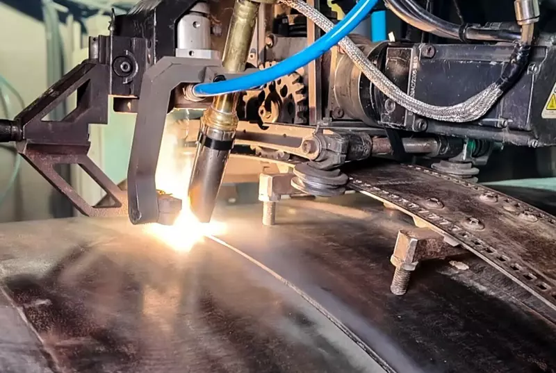 Иллюстрация #2 для статьи «НИОКРы: Российские инженеры первыми в мире начали варить трубы лазером прямо в поле»