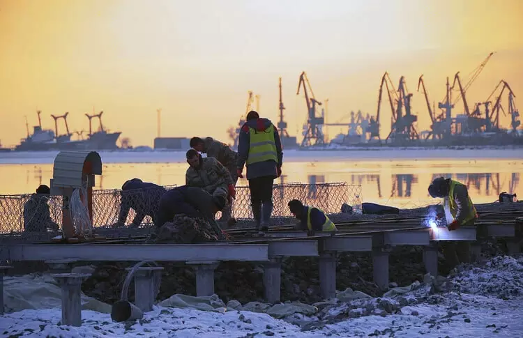 Картинка #3 для публикации «ДНР: На берегу Азовского моря в Мариуполе реконструируют пляжную зону и набережную»