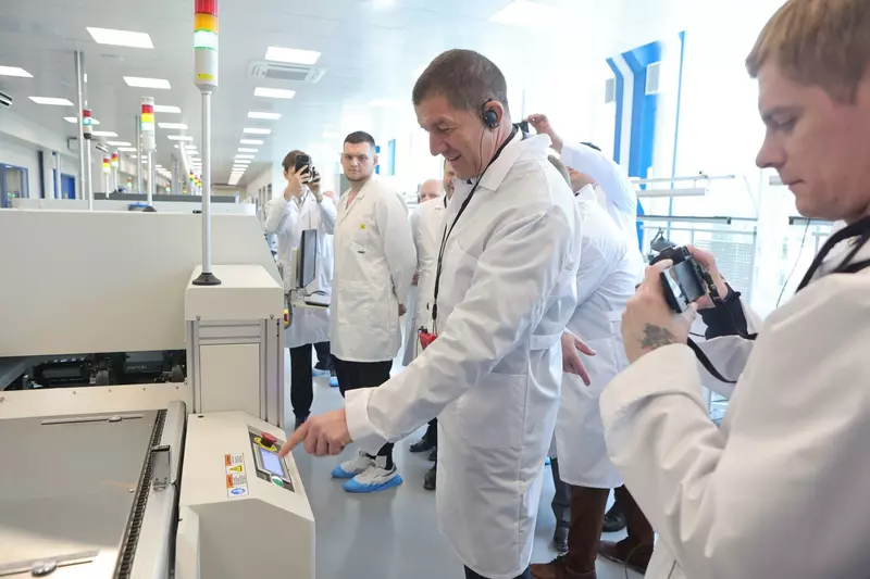 СП Ростелекома и ГК Авангард запустило производство телеком оборудования в Петербурге