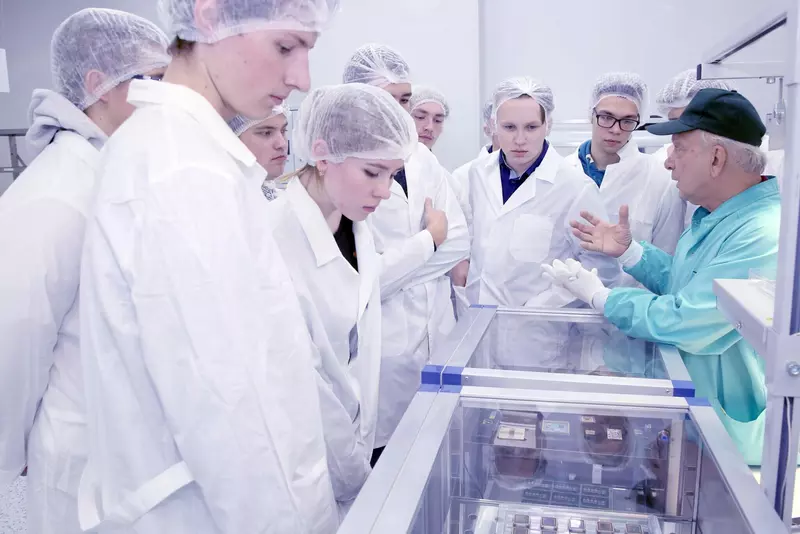 Фото 1 для новости «Образование: Ярославский радиозавод запустил новую программу трудоустройства студентов»