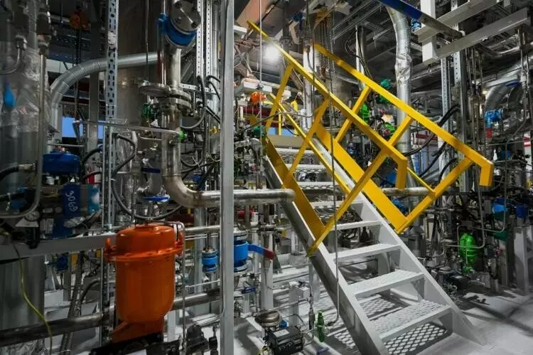 Иллюстрация 2 для новости «Тобольск: Центр пилотирования технологий полиолефинов открыли в Тобольске»