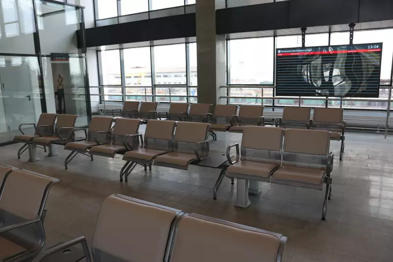 Фото №2 для статьи «спецтехника и логистика: Железнодорожный вокзал в Мариуполе открылся после восстановления»