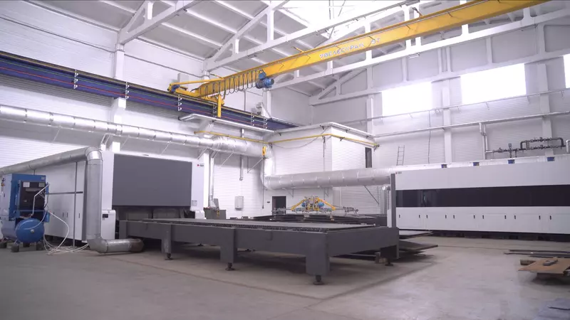 Фото №2 для статьи «ФРП : Пермская судоверфь начала полный цикл производства плавучих остановок для Москвы»