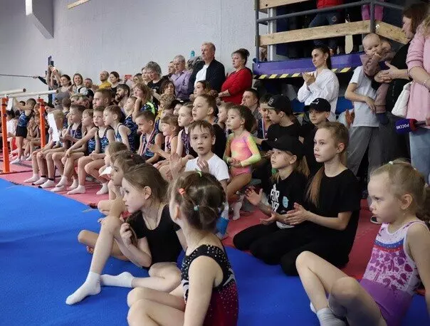 2 для «Челябинск: Олимпийский чемпион Артур Далалоян открыл новый зал спортивной гимнастики в Челябинске»