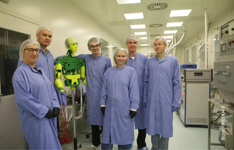 2 для «НИОКРы: В ЮФУ разработали биоморфного робота с очувствленными конечностями»