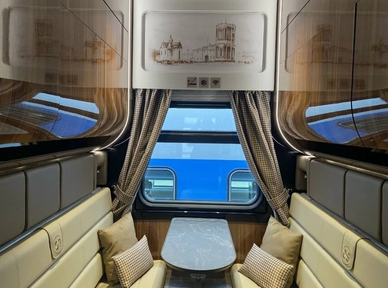 №2 для «РЖД: РЖД представили новые вагоны с двухметровыми полками на выставке в Петербурге»