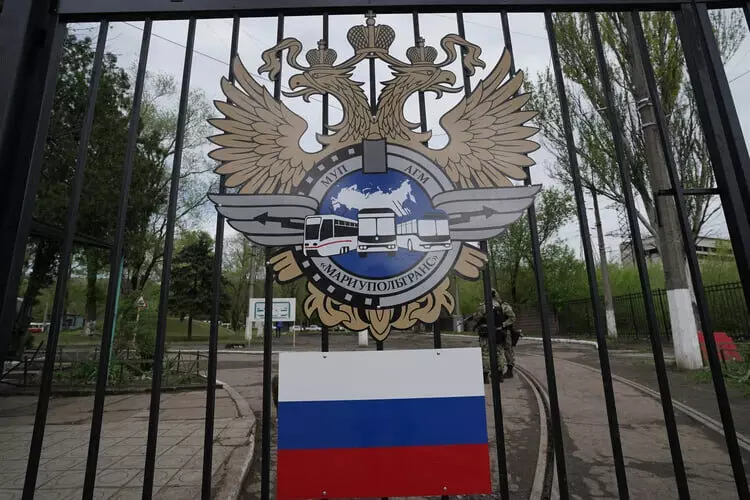 Фото №2 для статьи «спецтехника и логистика: В Мариуполе запущено движение трамваев»