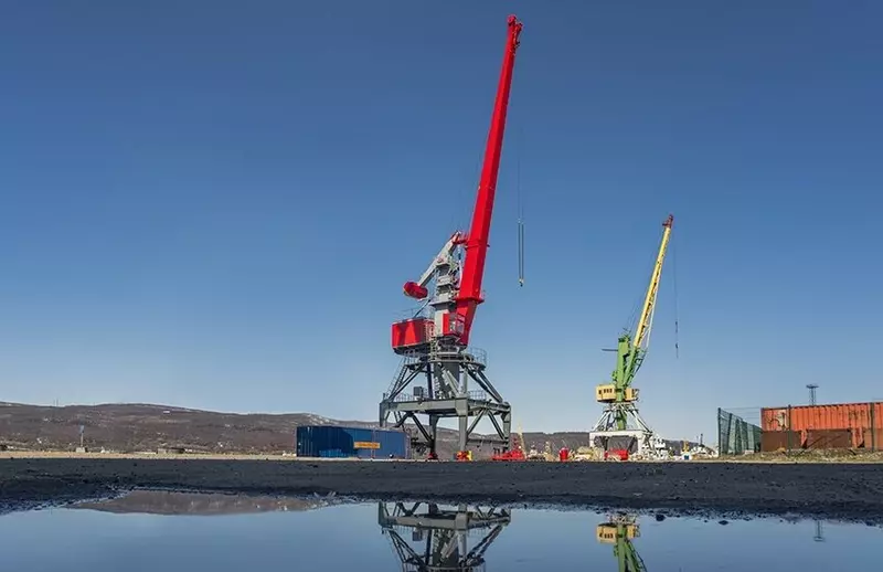 Фото 1 для статьи «Транспорт: Российская компания в 2025 году изготовила и поставила заказчикам новые портальные краны»