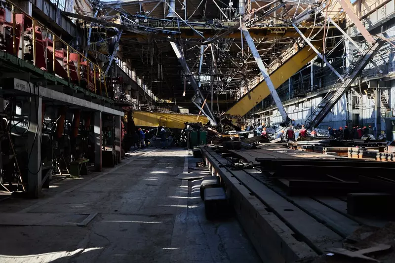 Фото #2 для «Азовмаш: Восстановление завода Азовмаш идет полным ходом»