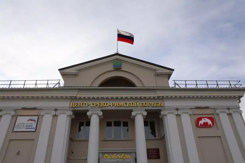 В Бийске состоялось открытие Центра греко римской борьбы Октябрь