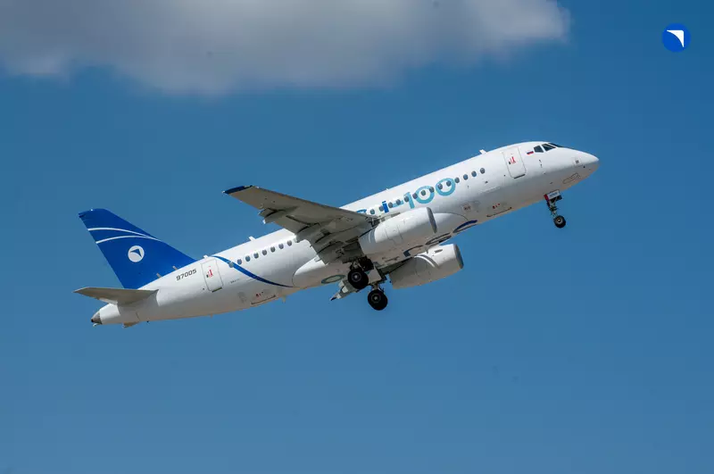 Фото 5 для публикации «МС 21 и 100 покрашены в новую ливрею ОАК для участия в авиасалоне МАКС 2023»