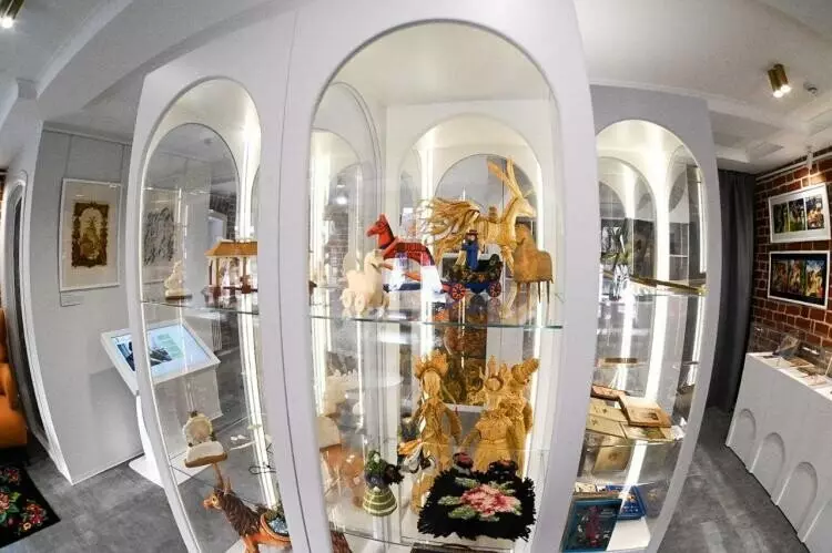 Картинка 6 для новости «В Тюмени открылся Дом сказки Ершова»