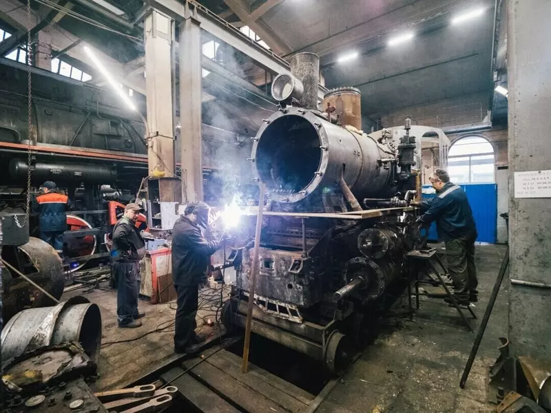 Изображение #1 для публикации «Транспорт: Паровоз легенда 1936 года вернулся к жизни и снова вышел на рельсы в Челябинске»