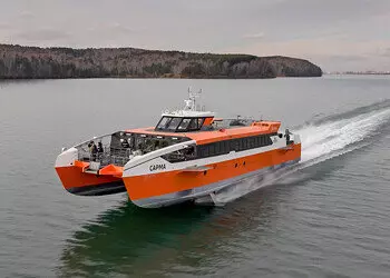 Картинка #4 для поста «судостроение: Новейший уникальный скоростной катамаран вышел на маршрут на озере Байкал»