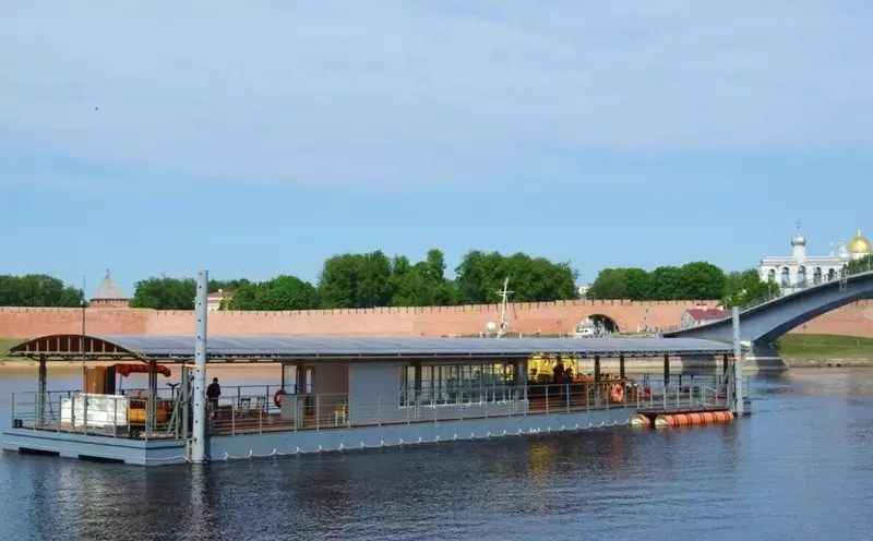 Для Ярославова дворища в Великом Новгороде построили плавучий причал