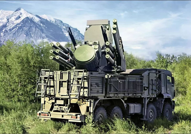 Ростех с опережением графика поставляет в войска ЗРПК Панцирь и БМП 2М Бережок