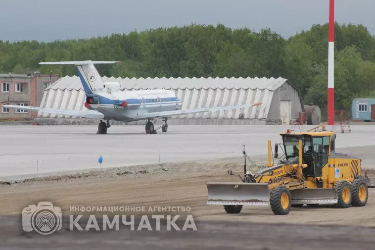 В Усть Камчатске новая взлетно посадочная полоса начала принимать первые воздушные суда