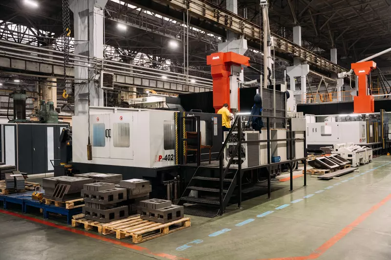 Картинка №5 для публикации «5-ти осевой ОЦ: Новый 5 ти осевой обрабатывающий центр Саста произведено в РФ»