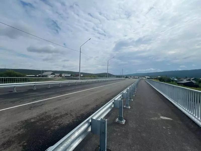 В Приангарье торжественно открыли новый мост через реку Олху