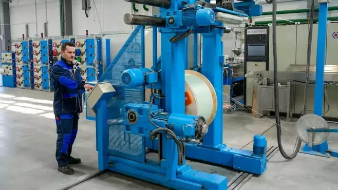 Иллюстрация 1 для публикации «Новые заводы и цеха: В Воскресенске открыли завод по выпуску оптоволокна и кабелей»