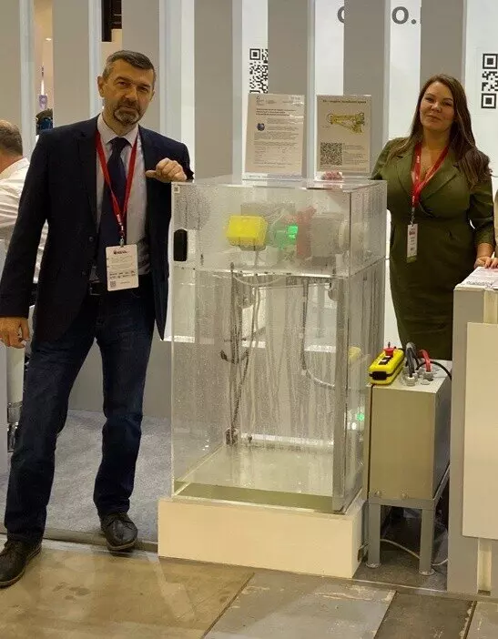 Тормоз в демонстрационной камере на выставке "Нева"