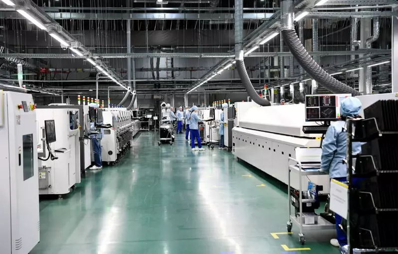 Картинка 2 для публикации «микроэлектроника: На заводе Аквариус под Тверью открылся новый цех сборки серверных устройств»