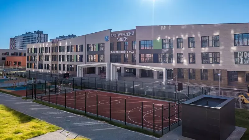 №2 для новости «Ямал: Крупнейшая школа Ямала открылась в Новом Уренгое»