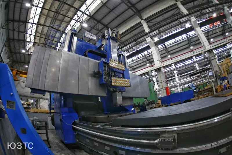 Обрабатывающий центр VC32 Gantry Machine на стендe в сборочном цехе ЮЗТС