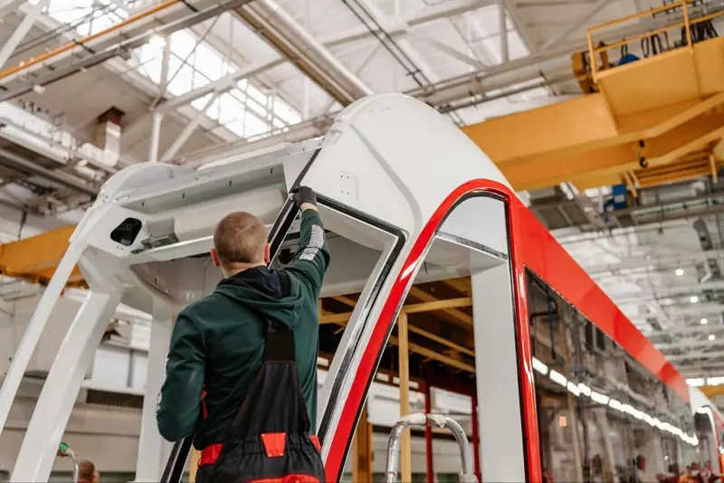 На Тверском механическом заводе электротранспорта начали сборку трамваев Витязь М для Самары