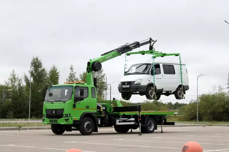 Эвакуатор с КМУ Чайка 818 4 на базе КАМАЗ Компас