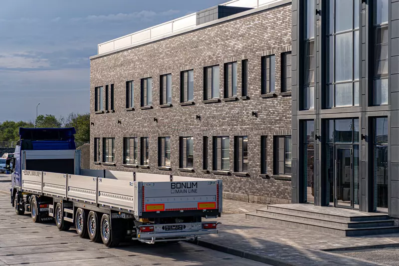 увеличенная высота борта и осевая формула с вынесенной осью